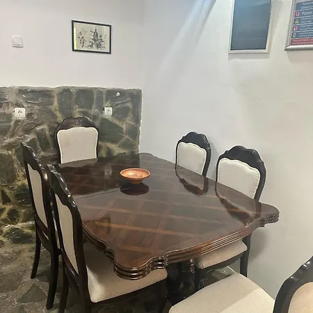 Vikendica Sa Bazenom Beli Bagrem