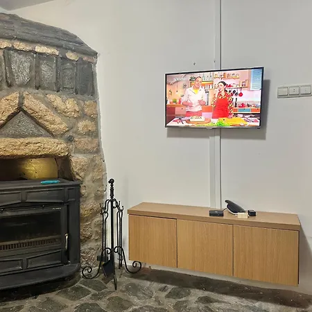 Vikendica Sa Bazenom Beli Bagrem דירה Veliko Gradište