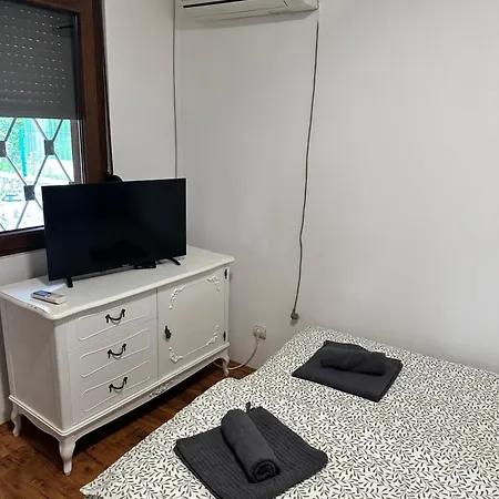 Apartament Vikendica Sa Bazenom Beli Bagrem
