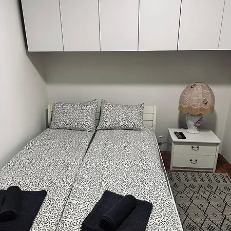 Vikendica Sa Bazenom Beli Bagrem *