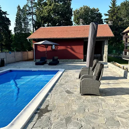 Vikendica Sa Bazenom Beli Bagrem