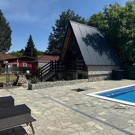 Apartament Vikendica Sa Bazenom Beli Bagrem