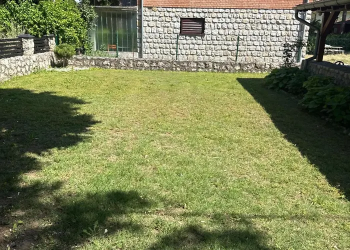 Vikendica Sa Bazenom Beli Bagrem *